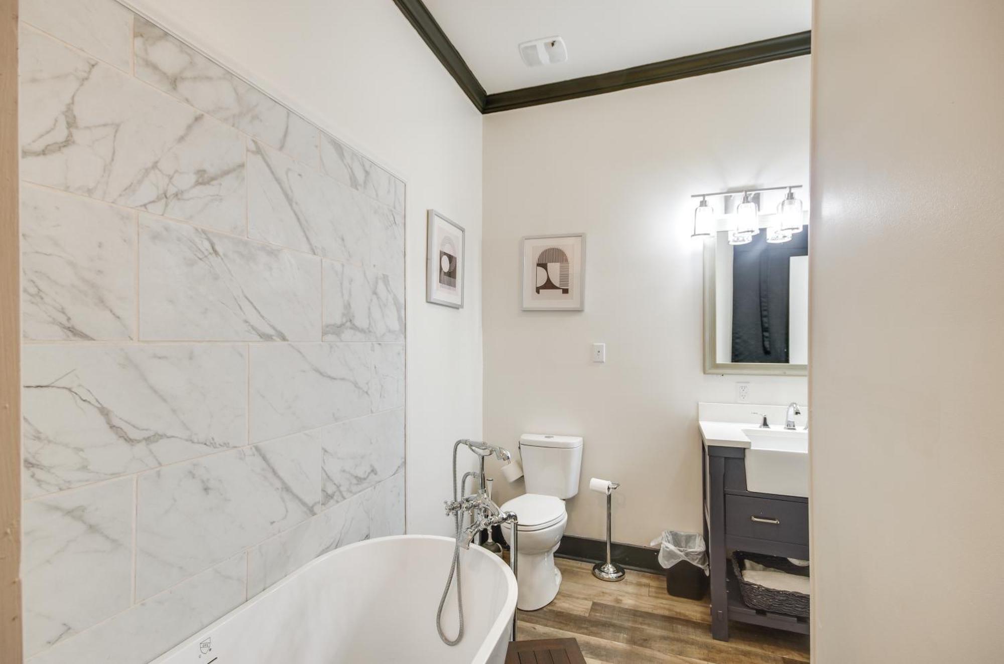 Modern Greenwood Studio Less Than 1 Mi To Downtown! Ngoại thất bức ảnh